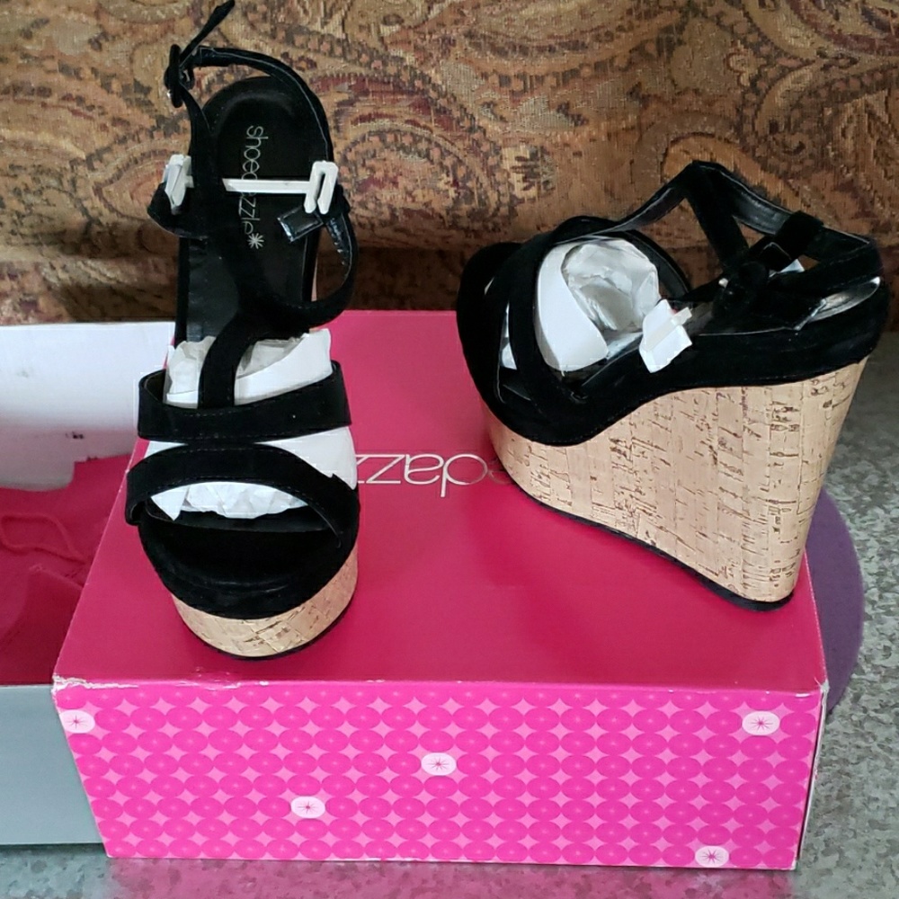 Shoedazzle wedge sandle